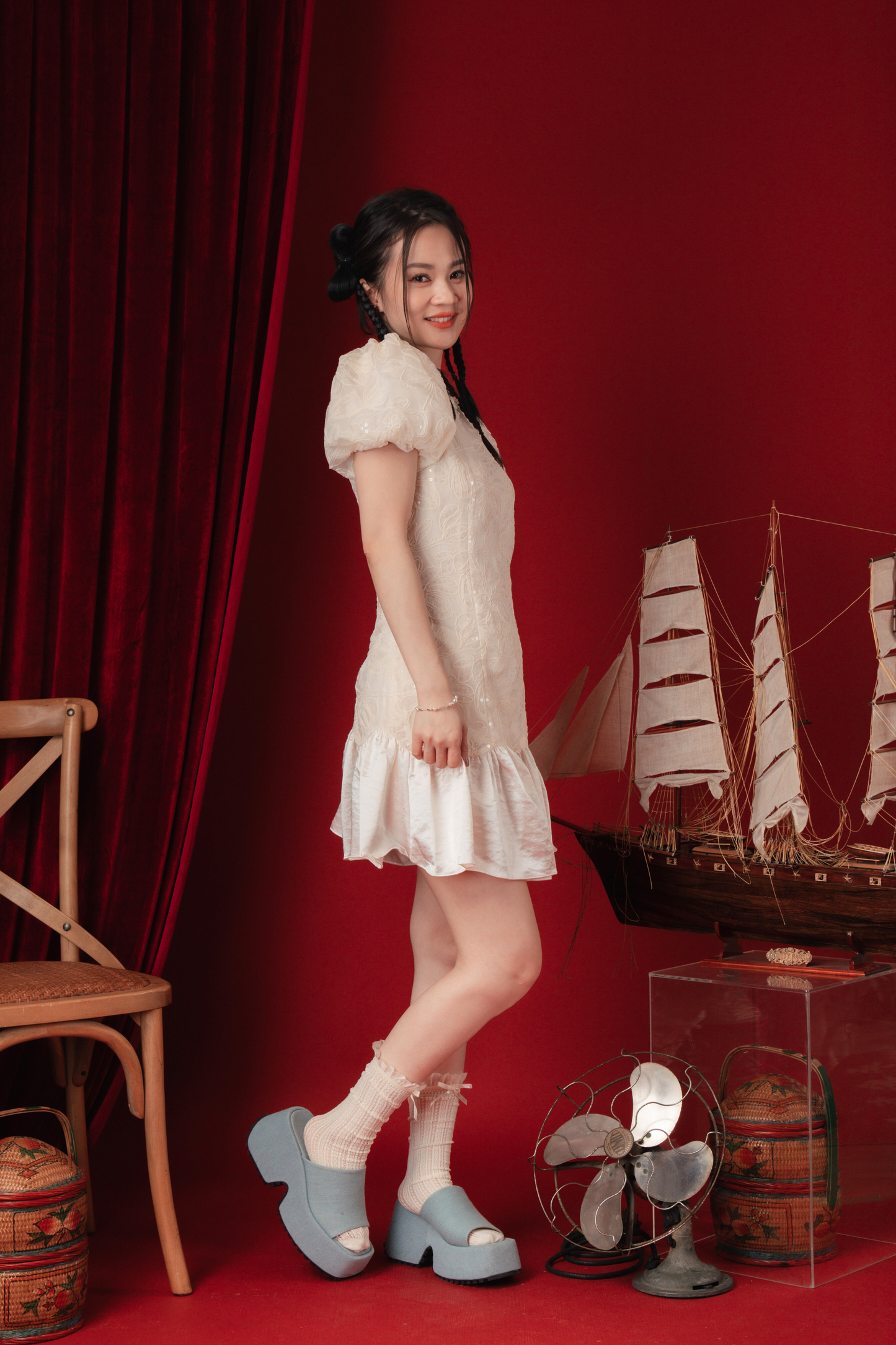 Yvette Embroidered Puff-Sleeve Dress