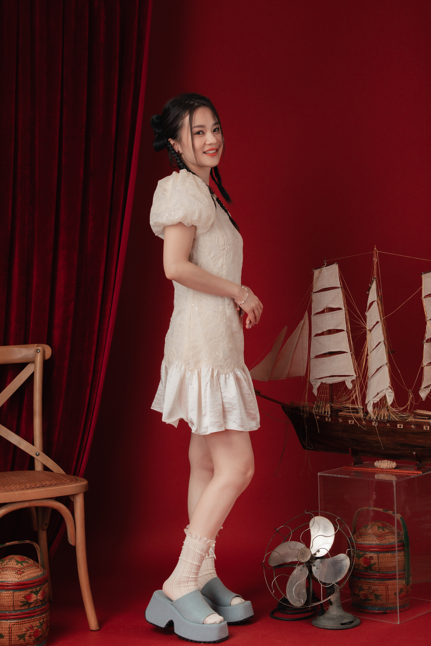 Yvette Embroidered Puff-Sleeve Dress