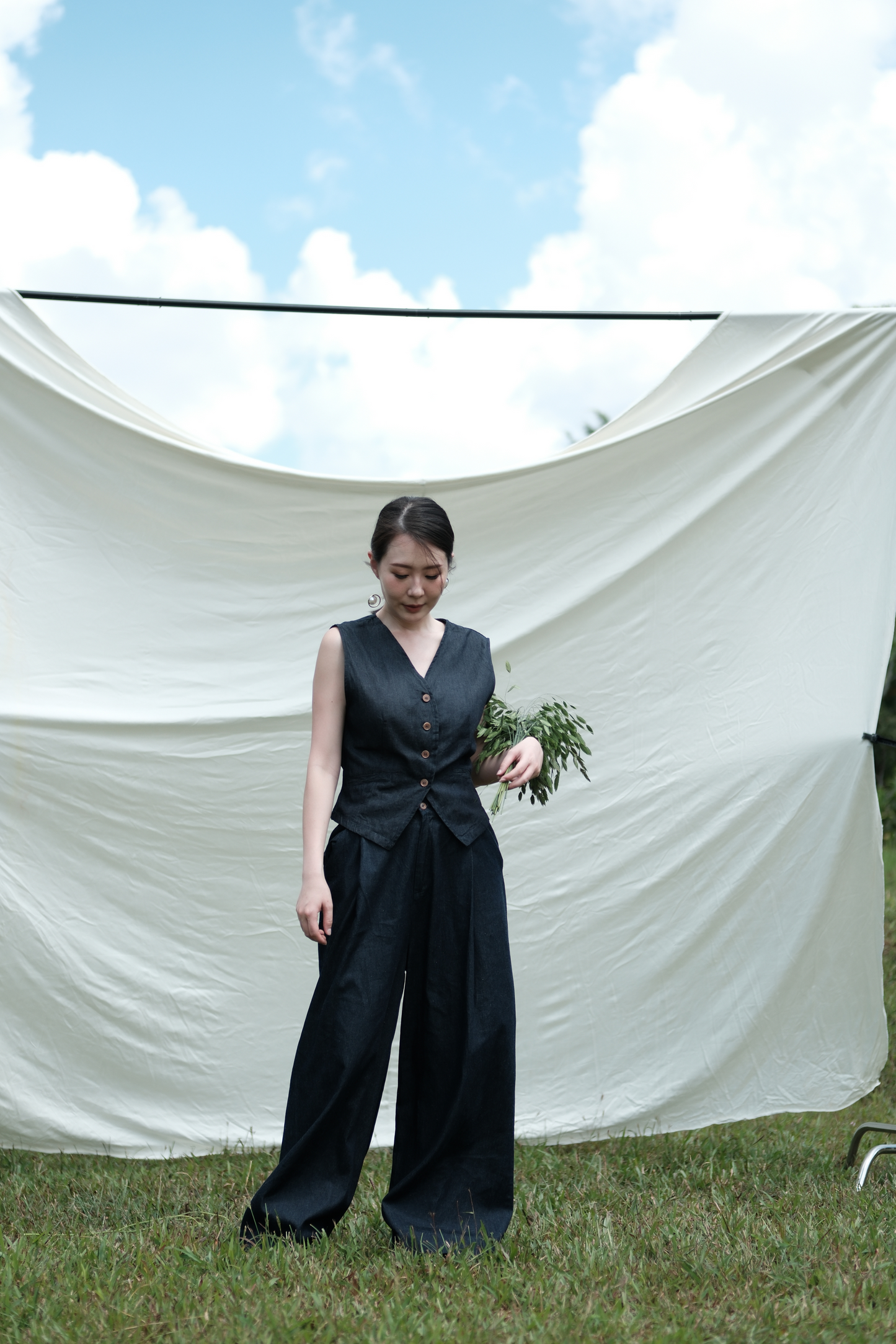 Olivia Straight-Leg Trousers in Dark Blue