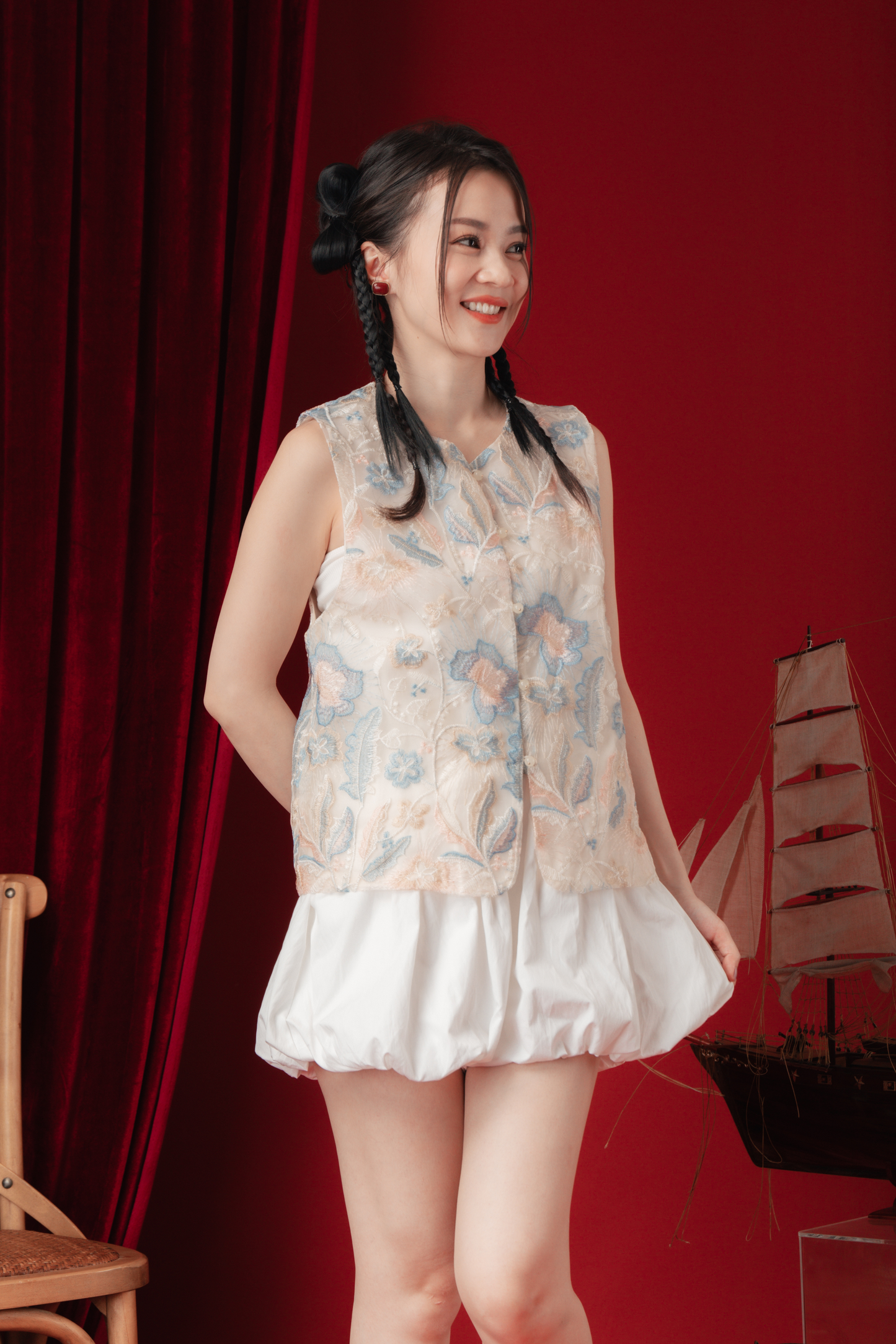 Élise Floral Embroidered Jacquard Vest