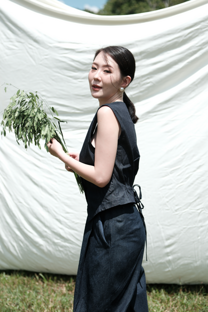 Olivia Buttoned Vest in Dark Blue