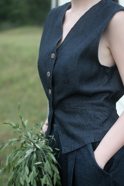 Olivia Buttoned Vest in Dark Blue