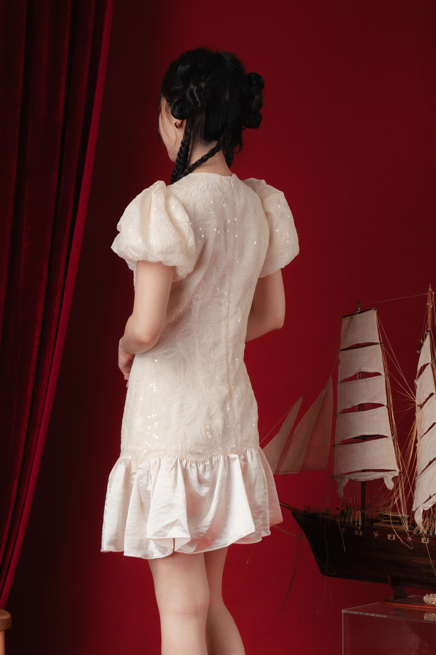 Yvette Embroidered Puff-Sleeve Dress