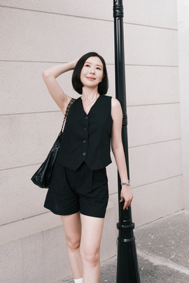 Violette Buttoned Vest in Black