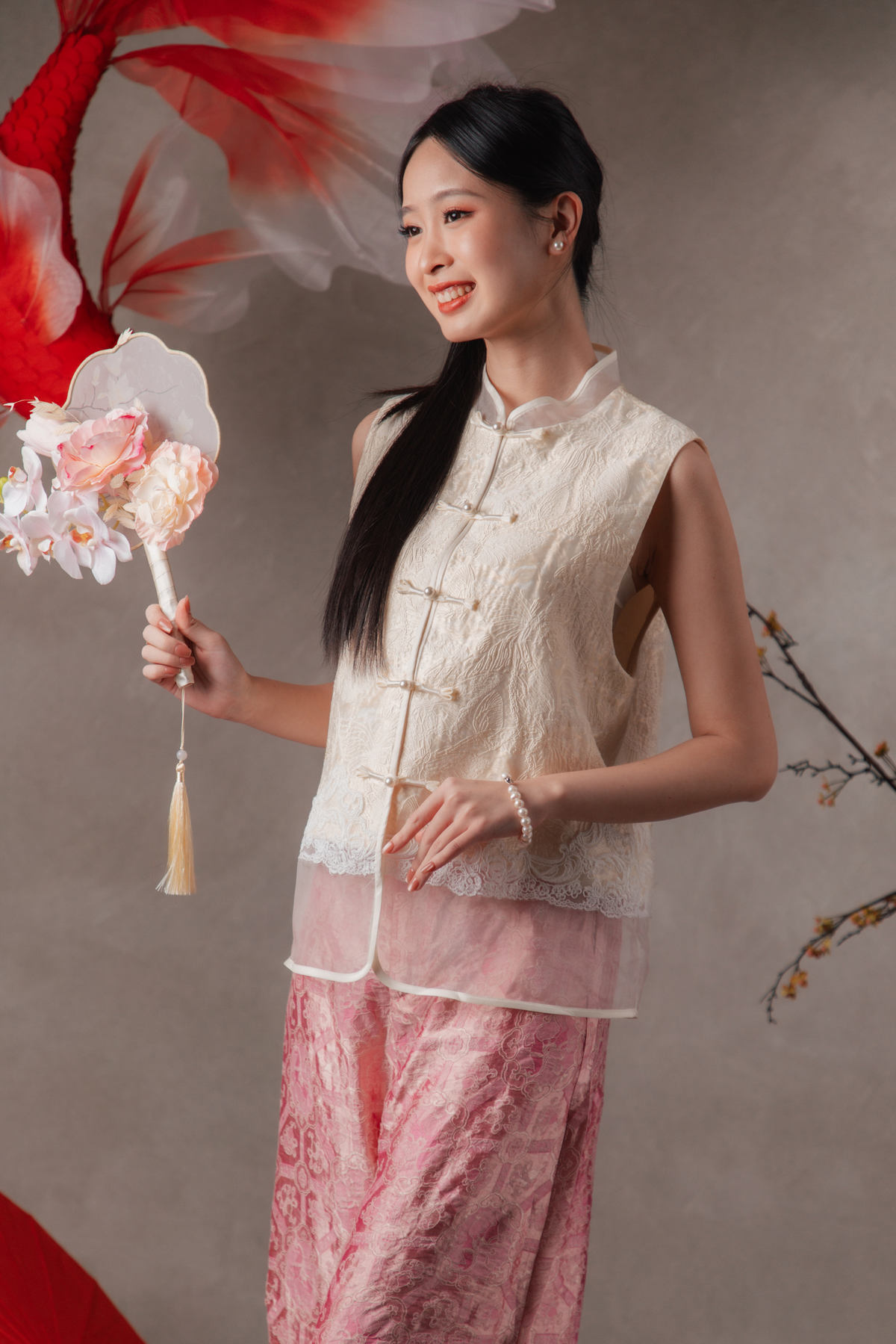 Elaraine Lace Cheongsam Vest in Cream
