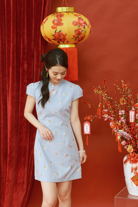 Élodie Embroidered Floral Mini Cheongsam  (In-Stock)