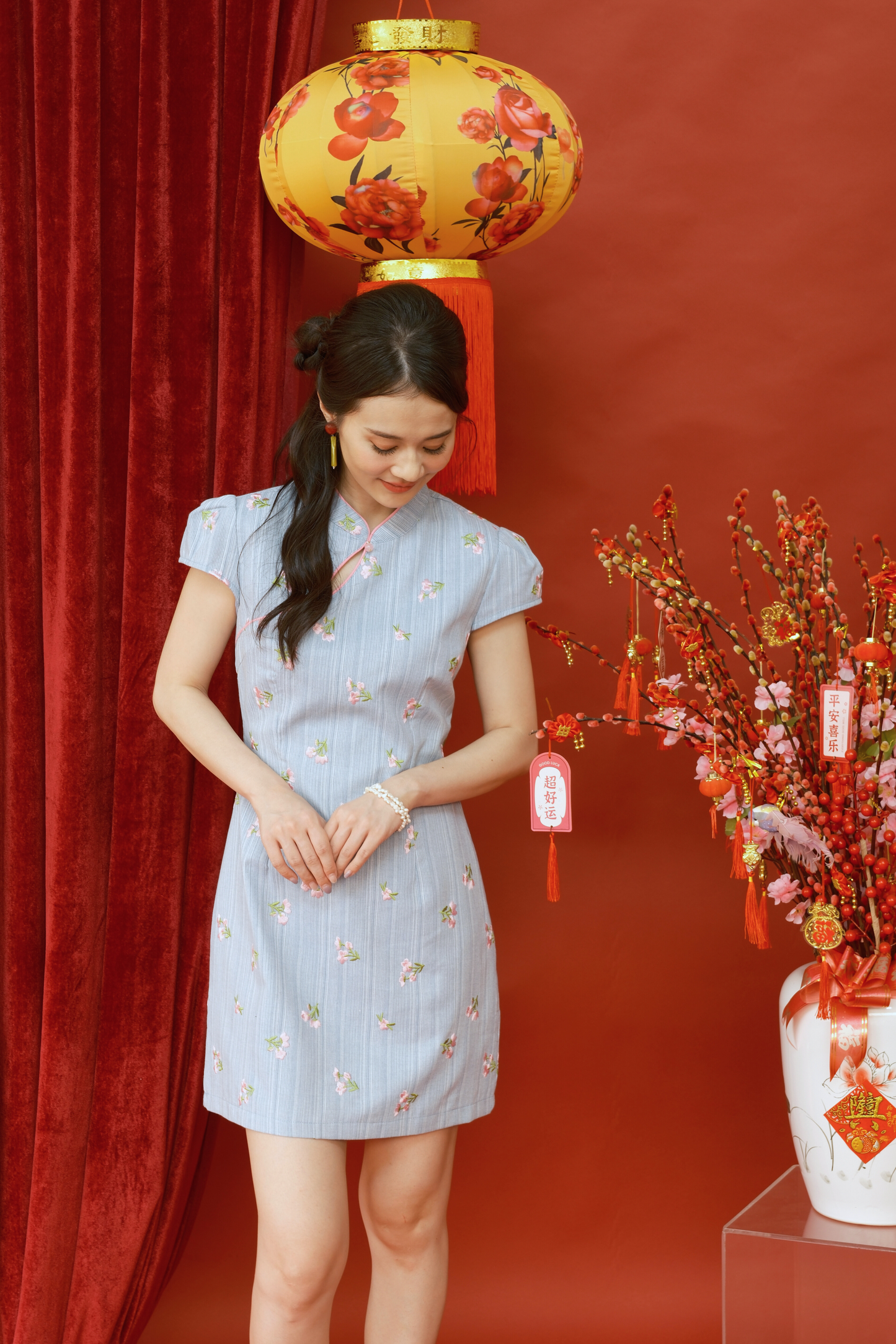 Élodie Embroidered Floral Mini Cheongsam  (In-Stock)