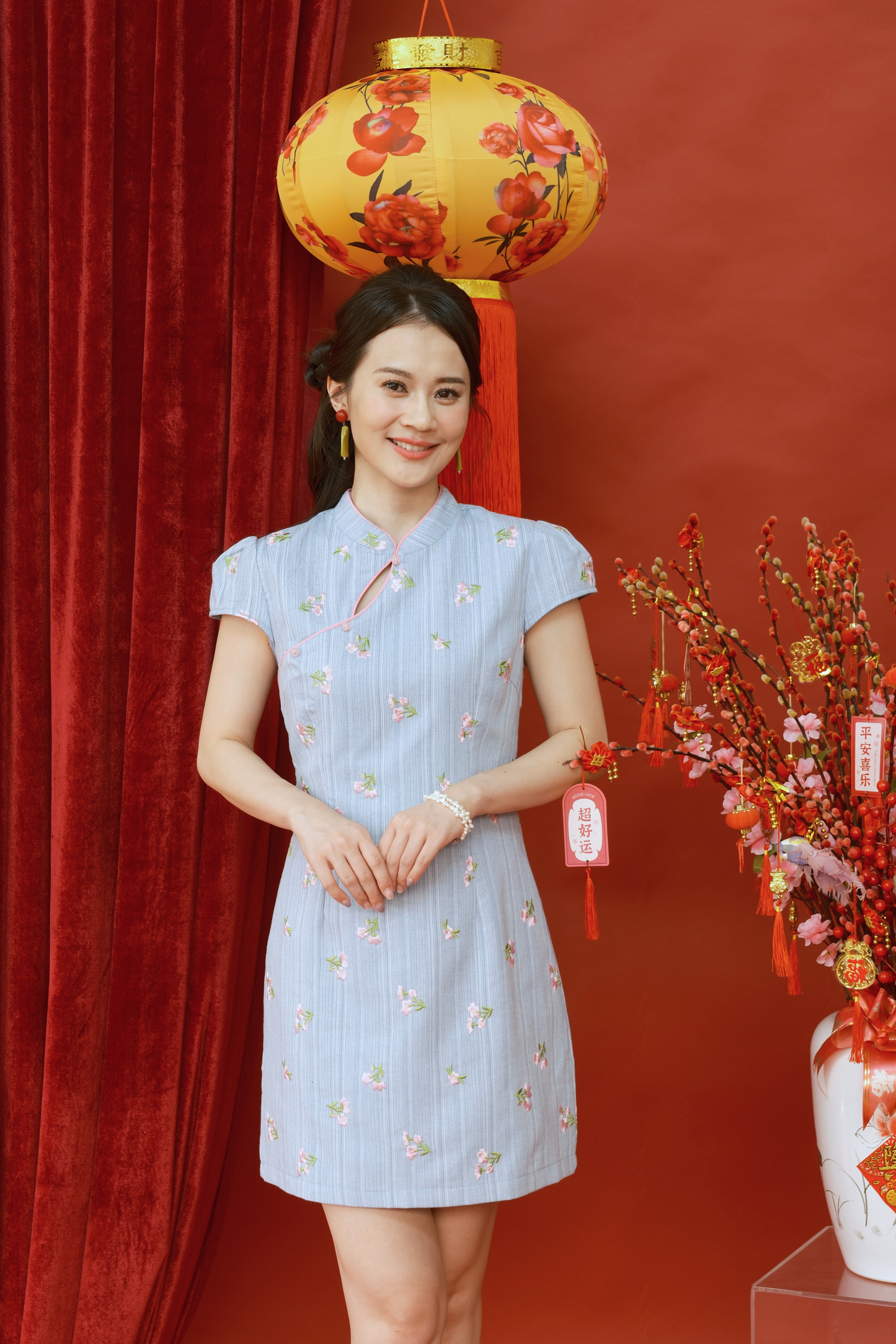 Élodie Embroidered Floral Mini Cheongsam  (In-Stock)