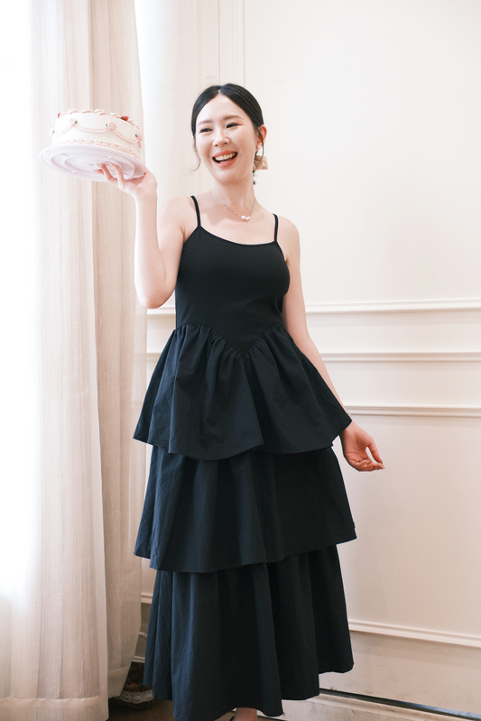 Vivienne Tiered V-Neck Maxi Dress in Black