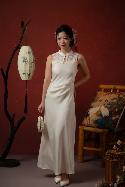 Amélie Perle Cheongsam Dress in Pearl White