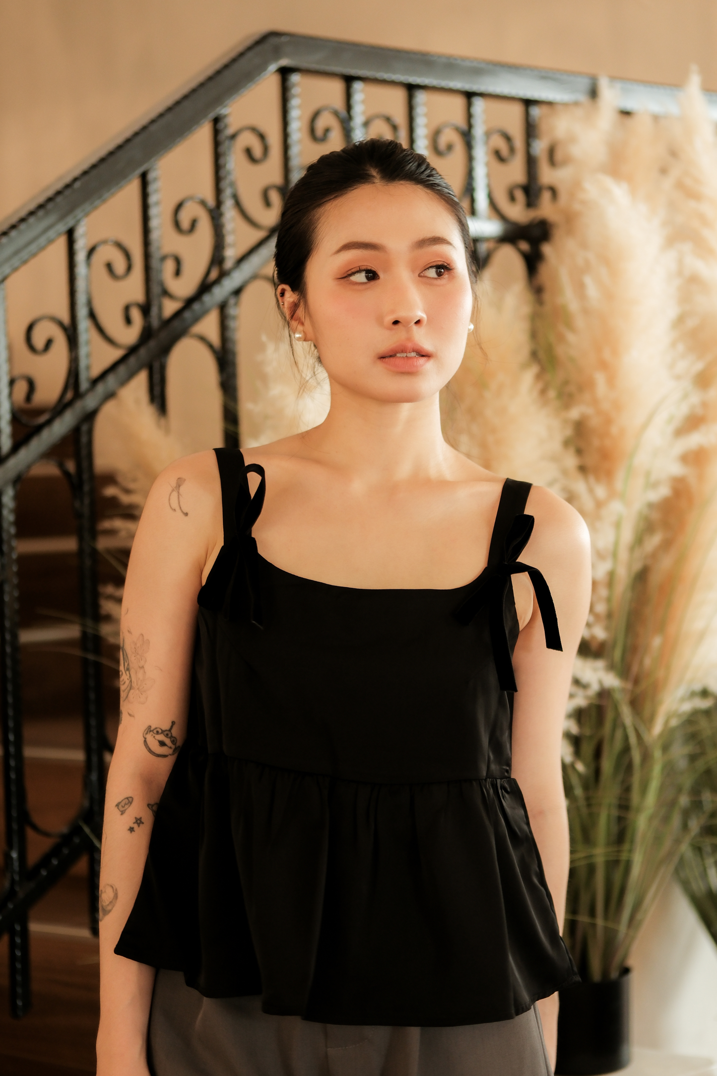 Élise Bow Strap Babydoll Top in Black