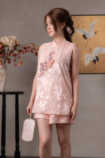 Yara Emblem Cheongsam Top & Shorts Set in Light Pink