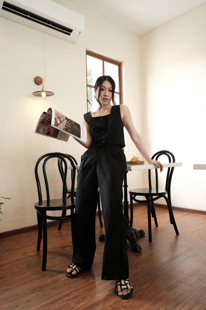 Colette Square-Neck Suit Vest in Black