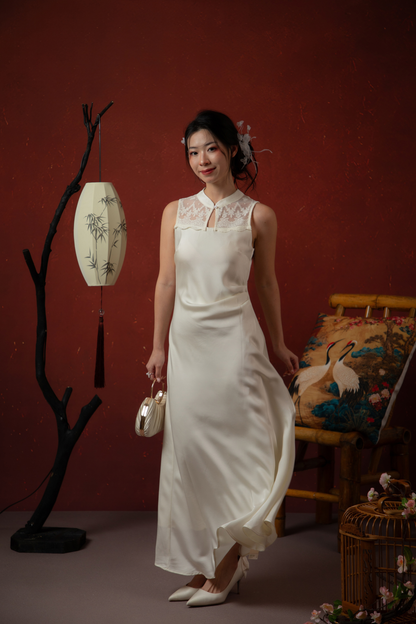 Amélie Perle Cheongsam Dress in Pearl White