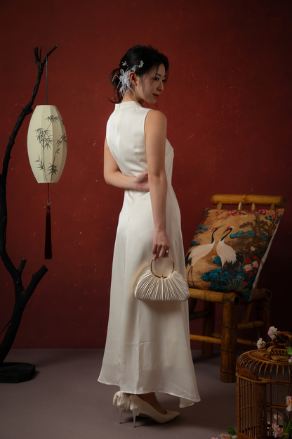 Amélie Perle Cheongsam Dress in Pearl White