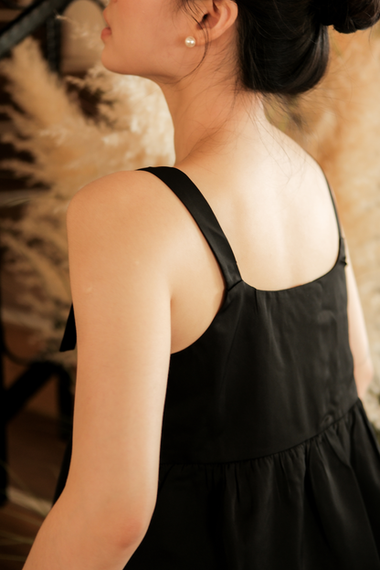 Élise Bow Strap Babydoll Top in Black