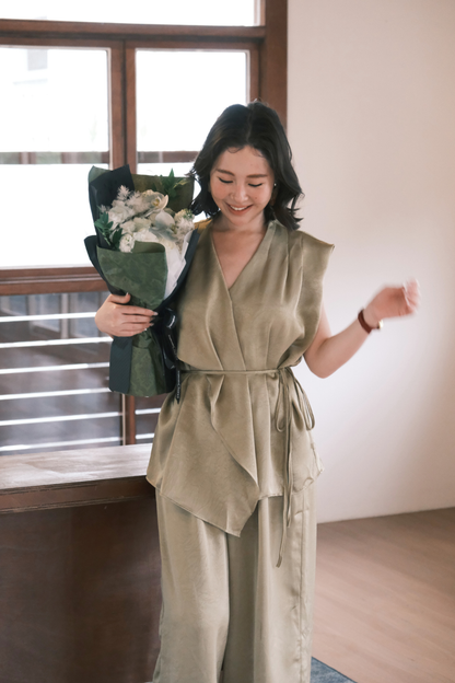 Olienne Satin Wrap Set in Green