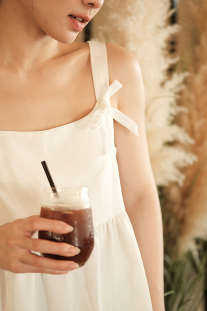 Élise Bow Strap Babydoll Top in White