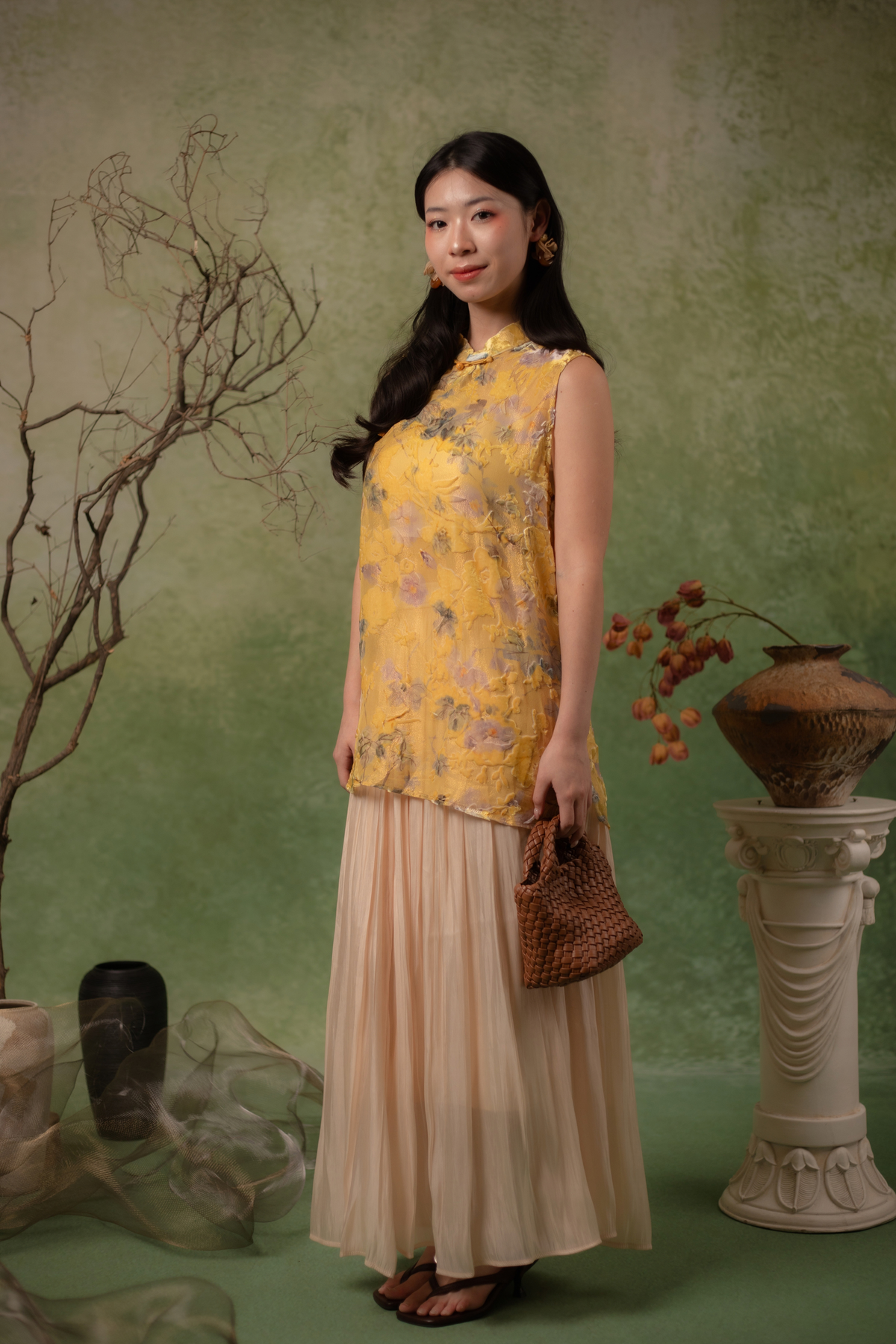 Chrysanthemum Sleeveless Cheongsam Top in Yellow