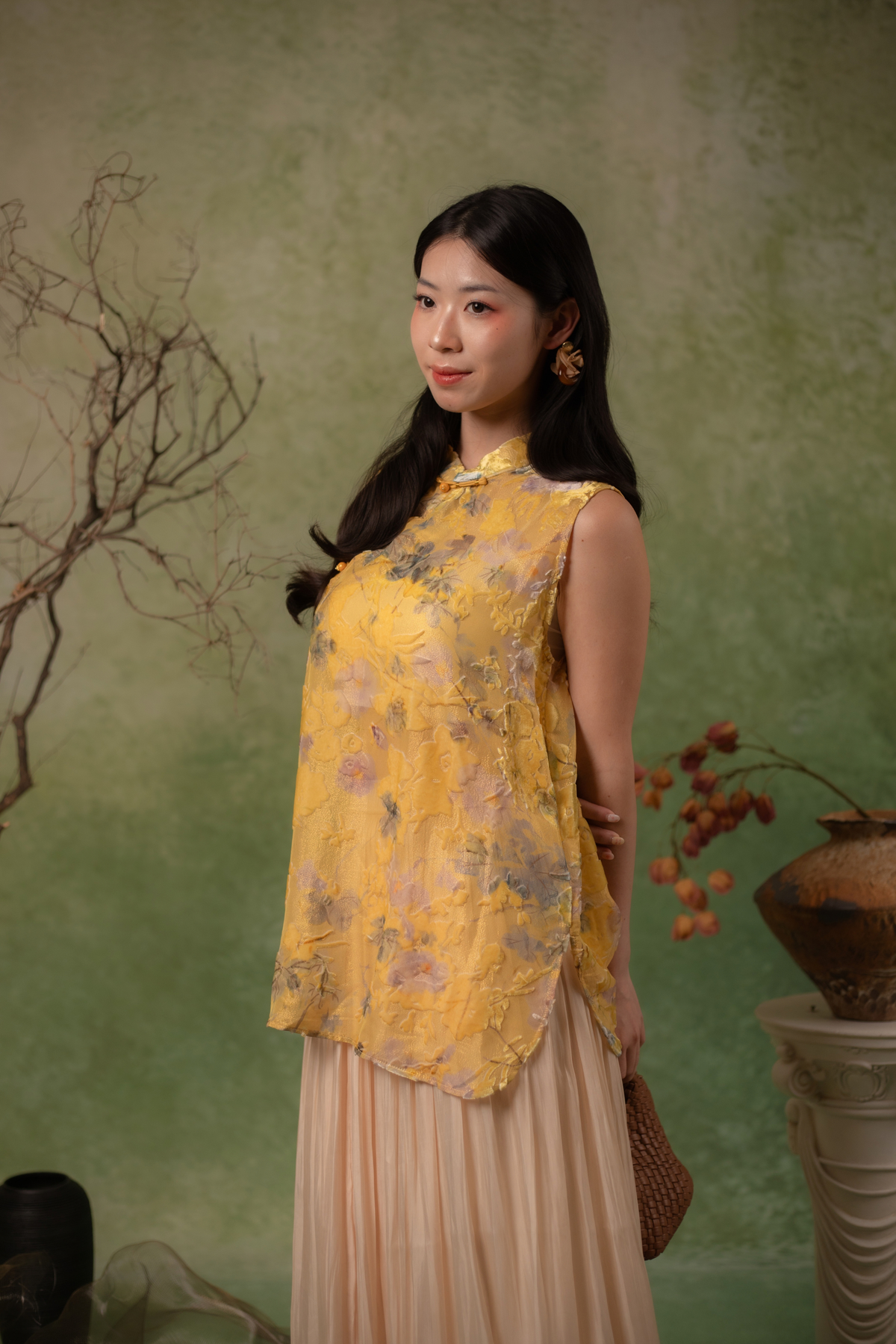 Chrysanthemum Sleeveless Cheongsam Top in Yellow