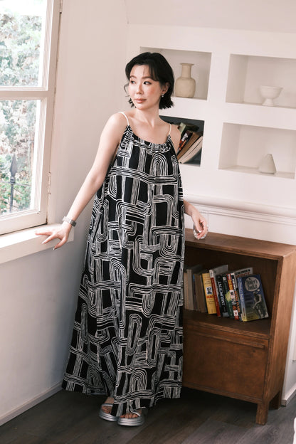 Monet Abstract Maxi Dress in Black