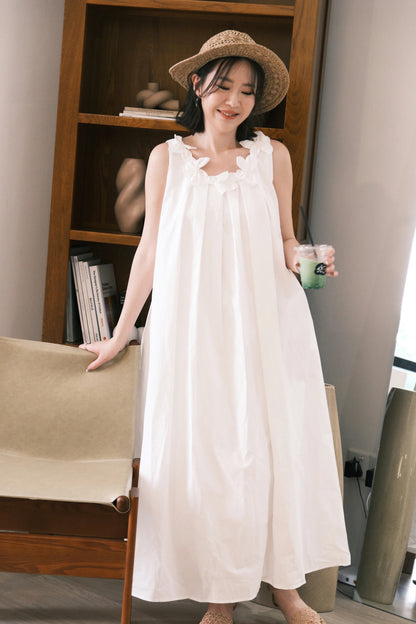 Elara Flowy Maxi Dress