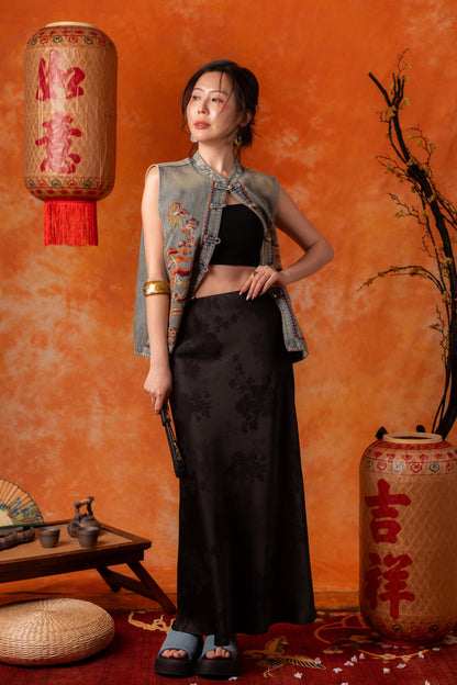 Zoreen Peony Maxi Skirt in Black