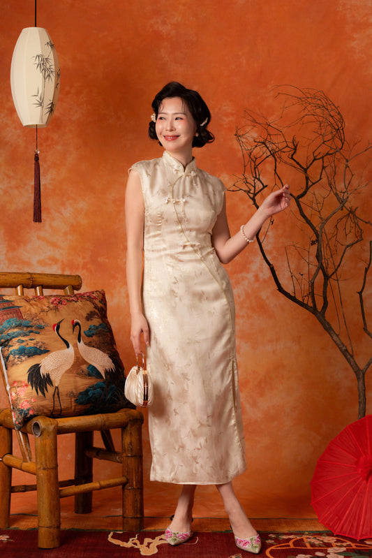 Sunniva Pearl Cheongsam Dress in Pale Sage