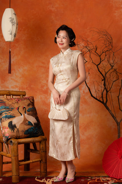 Sunniva Pearl Cheongsam Dress in Pale Sage
