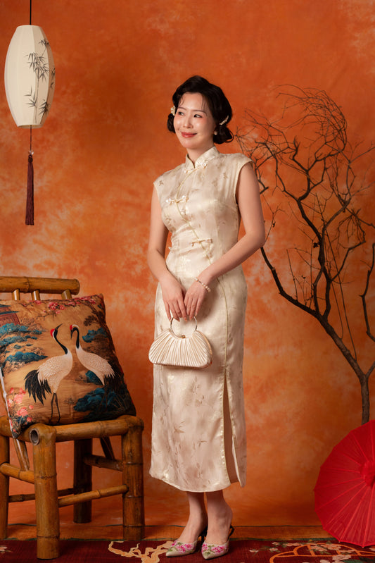Sunniva Pearl Cheongsam Dress in Pale Sage
