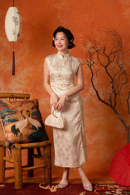 Sunniva Pearl Cheongsam Dress in Pale Sage