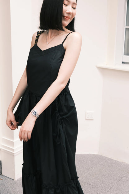 Éloise Ruffled Maxi Dress in Black