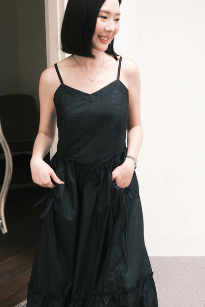 Éloise Ruffled Maxi Dress in Black
