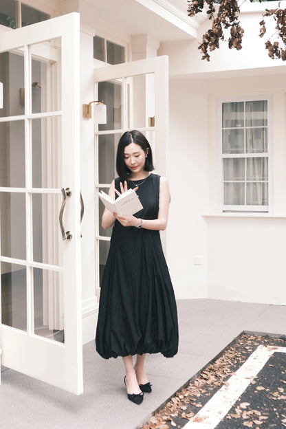 Amélie Cloud Hem Midi Dress in Black