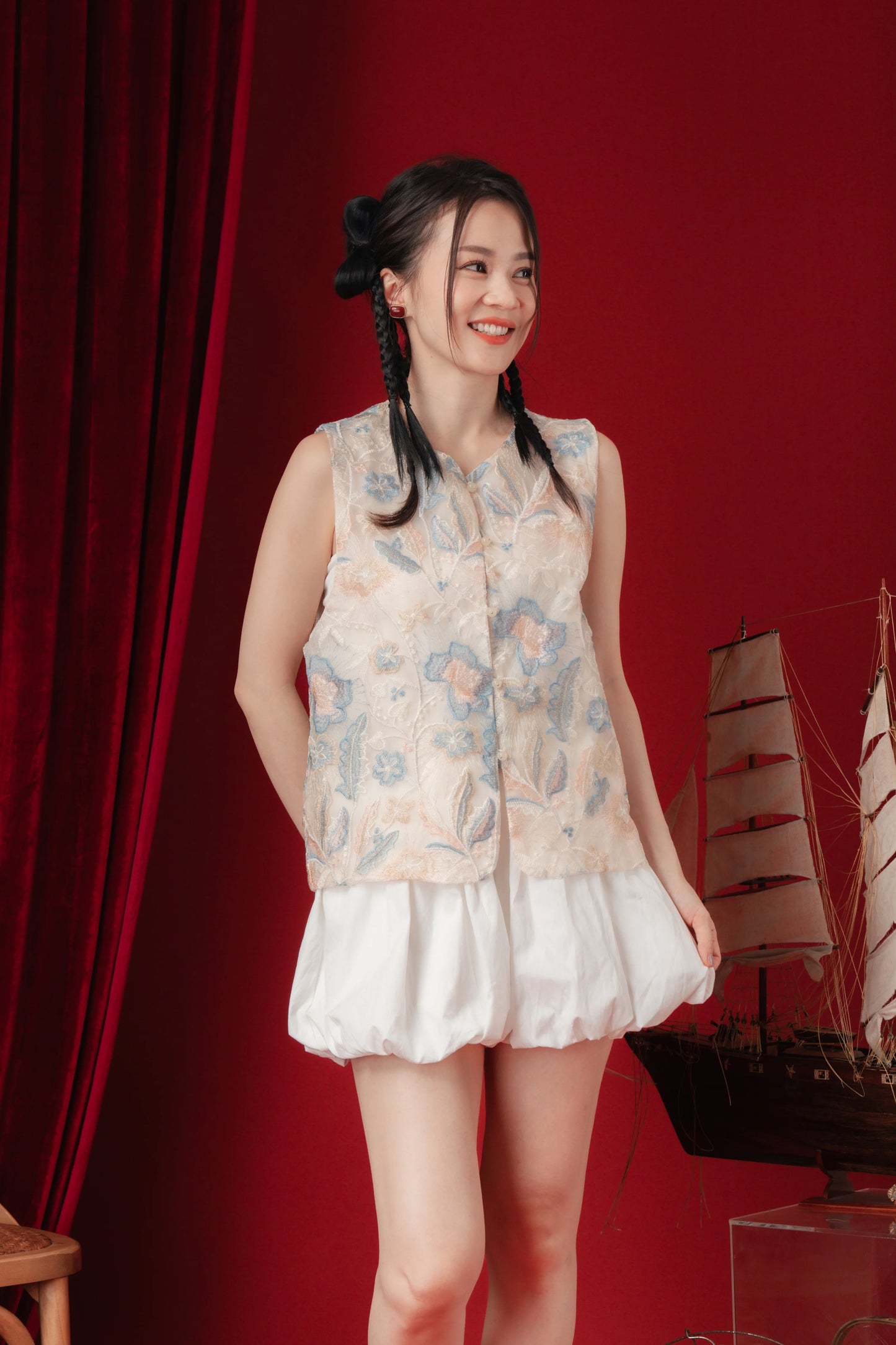 Élise Floral Embroidered Jacquard Vest