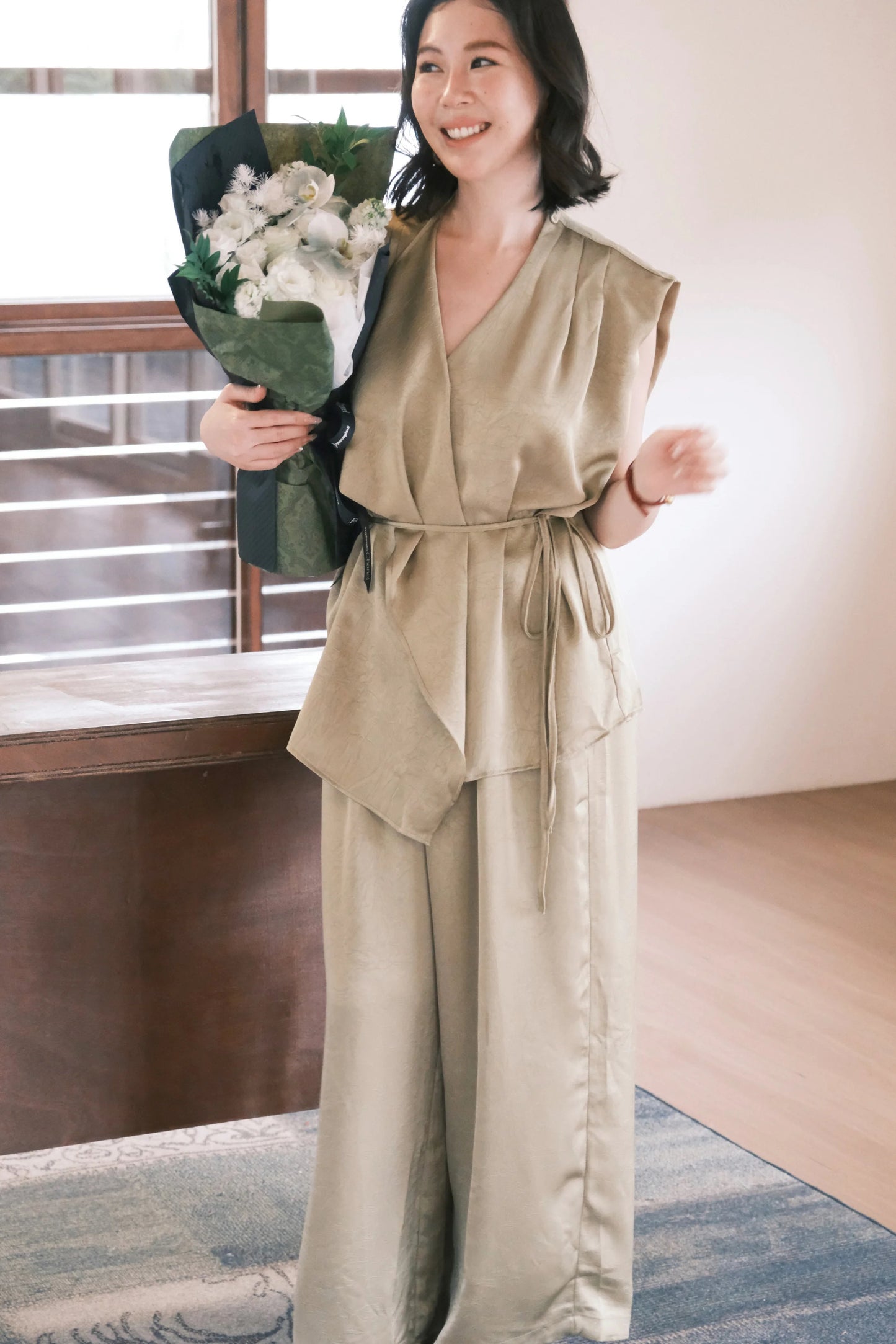 Olienne Satin Wrap Set in Green