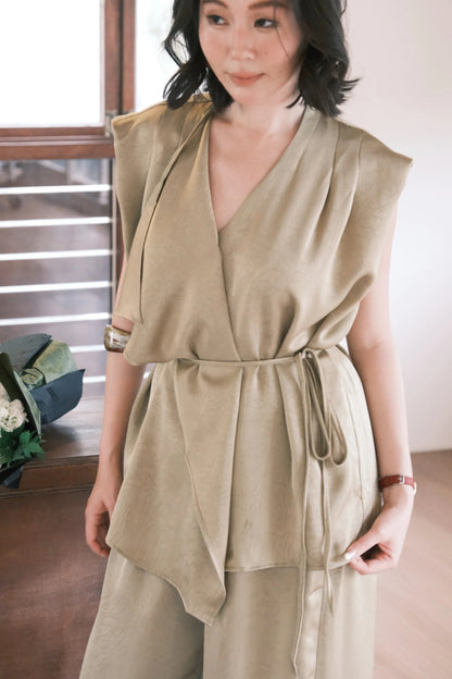 Olienne Satin Wrap Set in Green