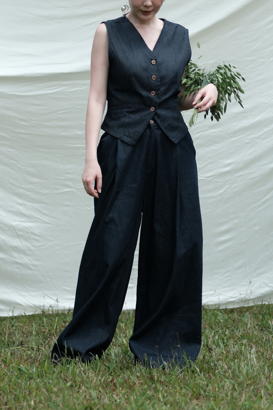 Olivia Straight-Leg Trousers in Dark Blue